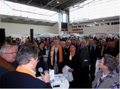 G�ste am Stand von KMF und ea
